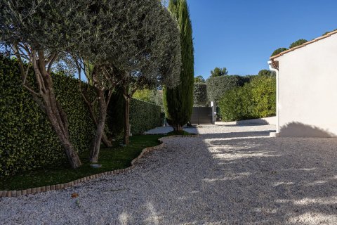 5 bedrooms Villa in Var, France No. 72062 10