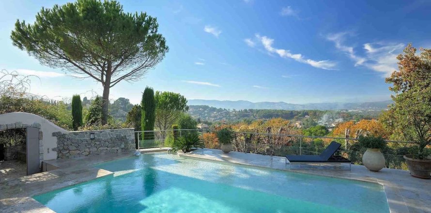 6 bedrooms Villa in Mougins, France No. 72063