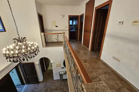 5 bedrooms Villa in Germasogeia, Cyprus No. 31221 10