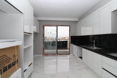 4+1 Apartment in Ankara, Turkey No. 13315 4