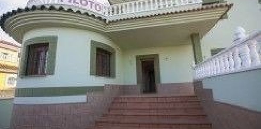 3 bedrooms Villa in Los Altos, Spain No. 25613