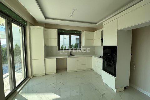 4+1 Villa in Serik, Turkey No. 12320 9