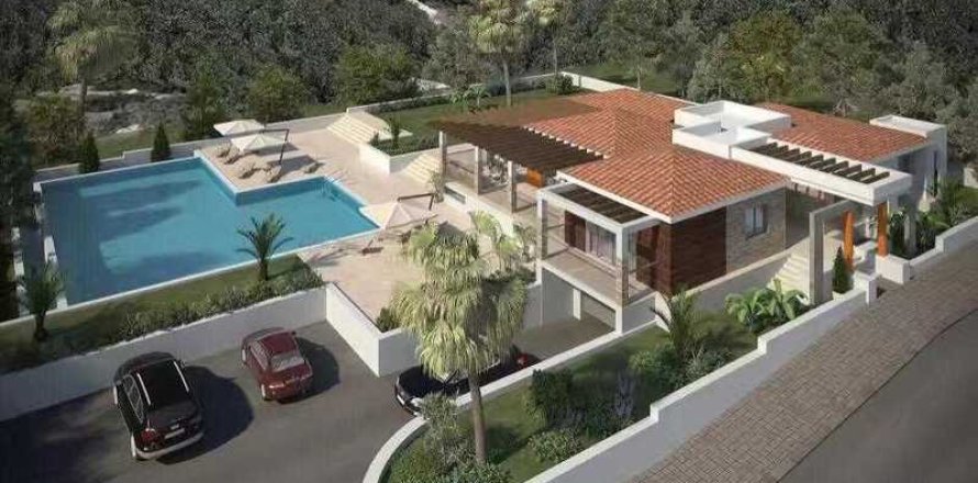 5 bedrooms House in Pegeia, Cyprus No. 39461