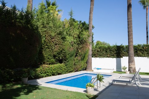 4 bedrooms Villa in Marbella, Spain No. 27403 19