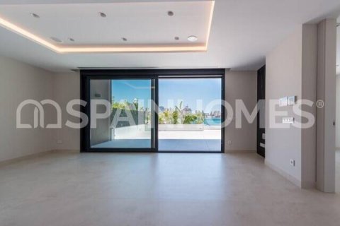 4 bedrooms Apartment in Benidorm, Spain No. 27409 11