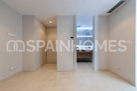 4 bedrooms Apartment in Benidorm, Spain No. 27409 20