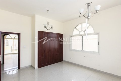 4 bedrooms Villa in Abu Dhabi Gate City, UAE No. 3682 6