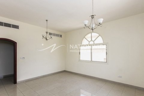 4 bedrooms Villa in Abu Dhabi Gate City, UAE No. 3682 10