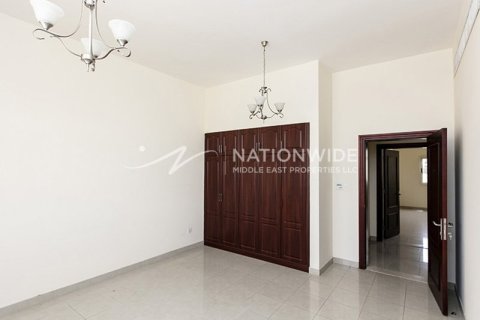 Вилла с 4 спальнями в Abu Dhabi Gate City, ОАЭ №3682 7