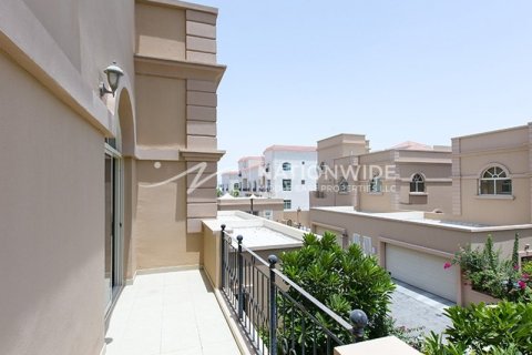 Вилла с 4 спальнями в Abu Dhabi Gate City, ОАЭ №3682 1