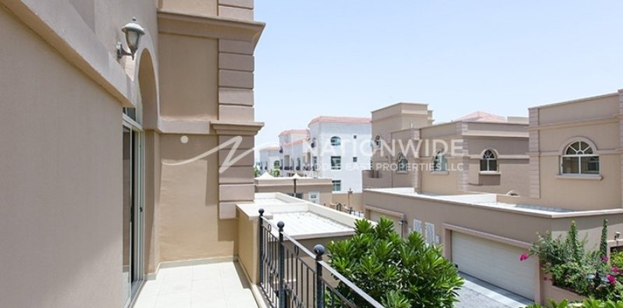 4 bedrooms Villa in Abu Dhabi Gate City, UAE No. 3682