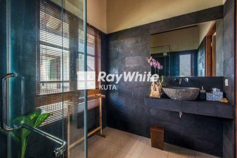 3 bedrooms Villa in Kerambitan, Indonesia No. 23102 6