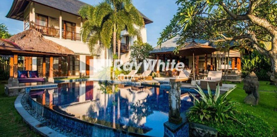 3 bedrooms Villa in Kerambitan, Indonesia No. 23102