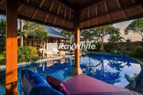 3 bedrooms Villa in Kerambitan, Indonesia No. 23102 10