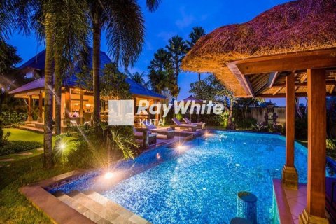 3 bedrooms Villa in Kerambitan, Indonesia No. 23102 2