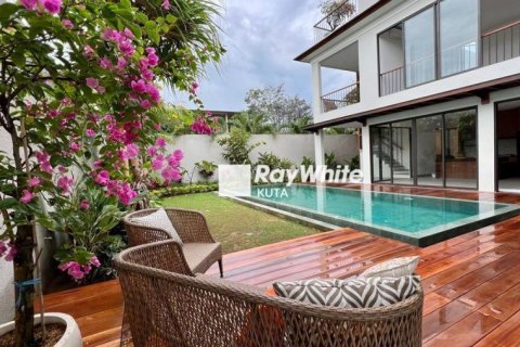 3 bedrooms Villa in Jimbaran, Indonesia No. 23057 22