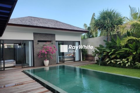 3 bedrooms Villa in Jimbaran, Indonesia No. 23057 10