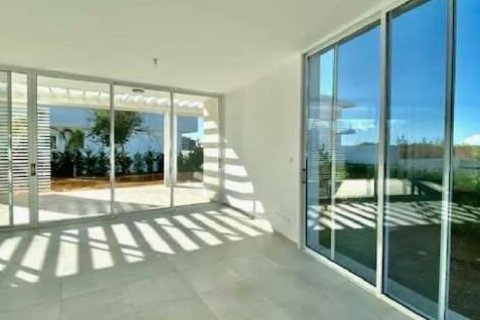 3 bedrooms House in Paphos, Cyprus No. 37338 3