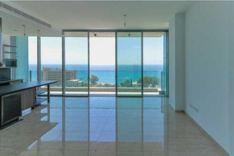 3 dormitorios Apartment en Limassol, Cyprus No. 65878 2