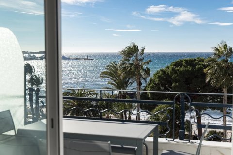 2 chambres Appartement à Cannes, France No. 76715 1