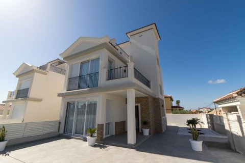 5 dormitorios Villa en Torrevieja, Spain No. 26248 4