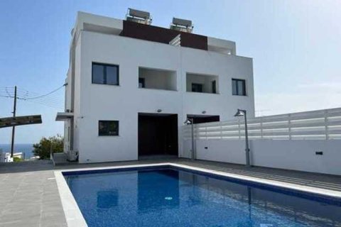 4 bedrooms Villa in Agios Tychonas, Cyprus No. 29156 1