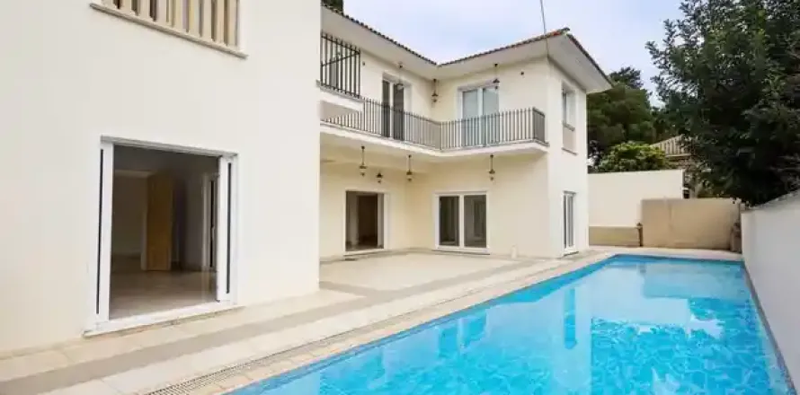 6 bedrooms House in Nicosia, Cyprus No. 39934