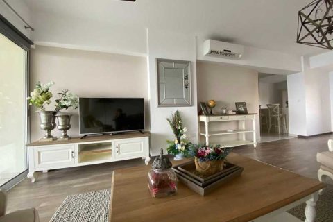 3 bedrooms Apartment in Limassol, Cyprus No. 41053 9