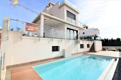 8 dormitorios Villa en La Zenia, Spain No. 25098 1