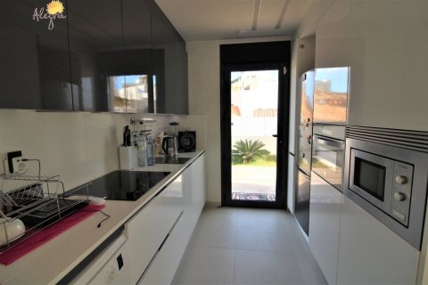 8 dormitorios Villa en La Zenia, Spain No. 25098 24