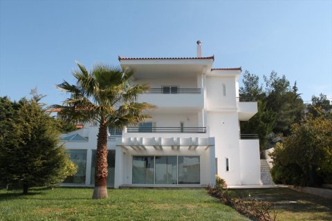 3 dormitorios House en Kalyvia Thorikou, Greece No. 58780 1