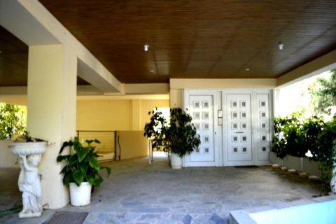 6 bedrooms Business in Vouliagmeni, Greece No. 58776 2