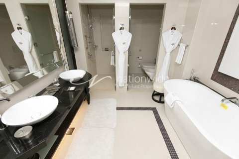 3 bedrooms Apartment in Abu Dhabi, UAE No. 3319 14