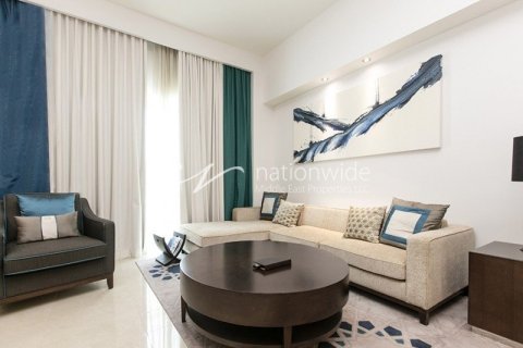 3 bedrooms Apartment in Abu Dhabi, UAE No. 3319 2