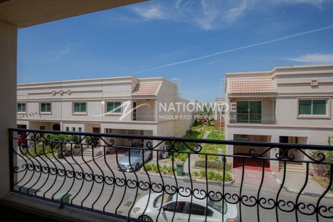 4 bedrooms Villa in Abu Dhabi Gate City, UAE No. 3323 8