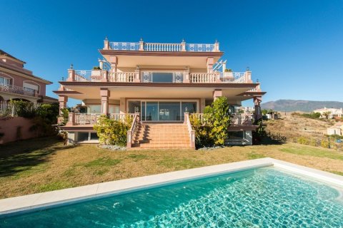 8 bedrooms House in Benahavis, Spain No. 25224 3