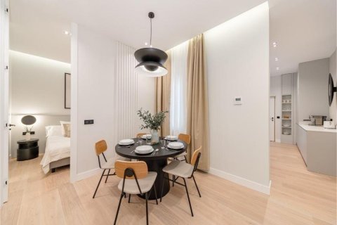 2 bedrooms Apartment in Madrid, Spain No. 27523 8