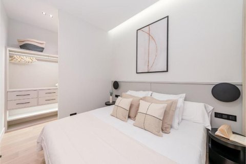 2 bedrooms Apartment in Madrid, Spain No. 27523 19