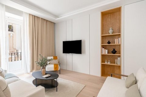 2 dormitorios Apartment en Madrid, Spain No. 27523 1