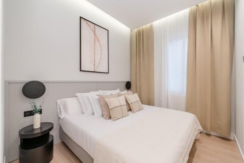 2 bedrooms Apartment in Madrid, Spain No. 27523 18