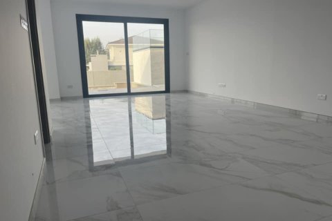 5 bedrooms Villa in Germasogeia, Cyprus No. 53284 3