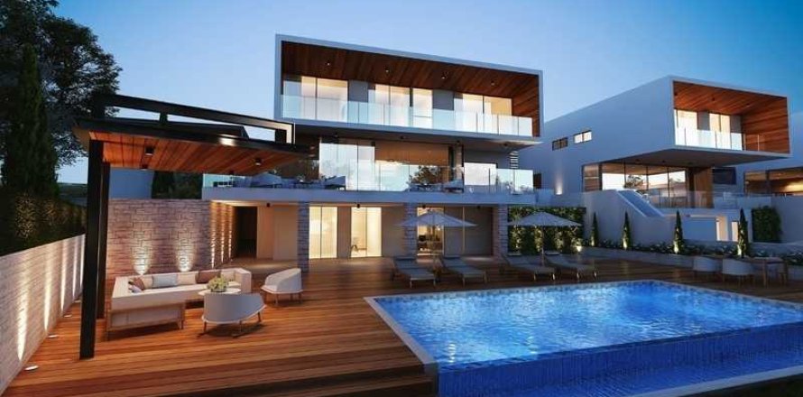 5 bedrooms Villa in Chloraka, Cyprus No. 30958