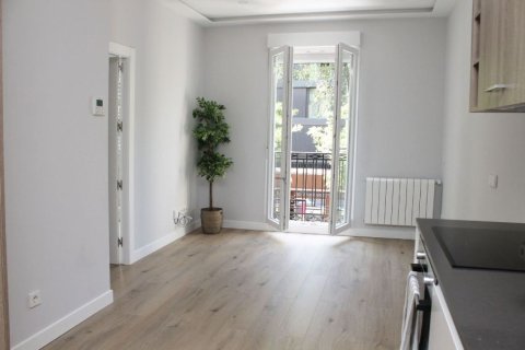 2 bedrooms Apartment in Madrid, Spain No. 26683 6