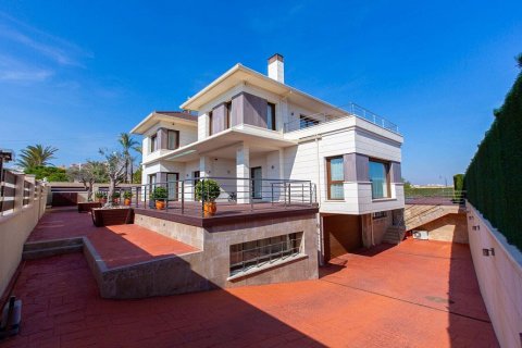 4 dormitorios Villa en Torrevieja, Spain No. 26123 1