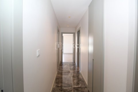 3+1 Apartment in Istanbul, Turkey No. 13392 8