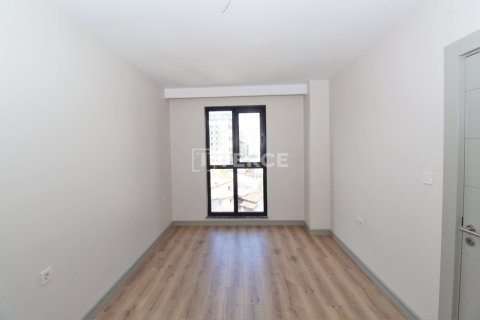 3+1 Apartment in Istanbul, Turkey No. 13392 9