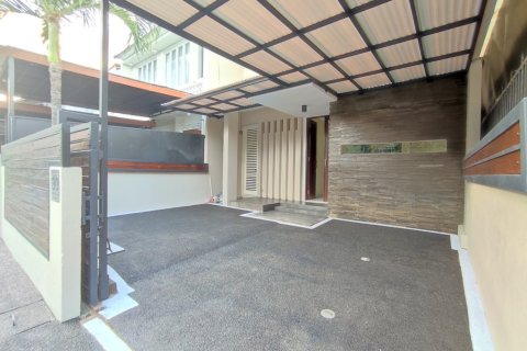 3 bedrooms House in Denpasar, Indonesia No. 23367 8