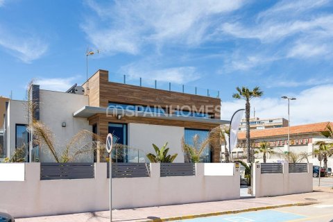 4 bedrooms Villa in Torrevieja, Spain No. 25797 13