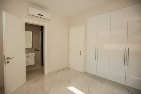 4 bedrooms House in Agios Tychonas, Cyprus No. 78026 11