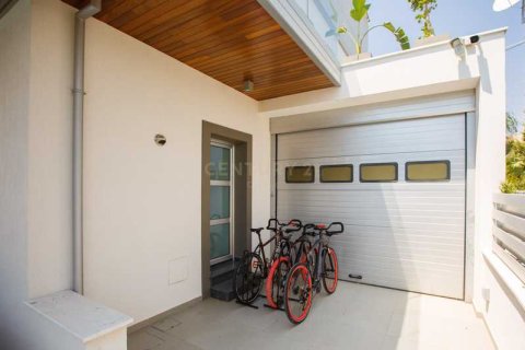 4 bedrooms House in Agios Tychonas, Cyprus No. 78026 14